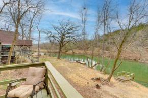 Cozy Riverfront Cabin about 2 Mi to Main Street Hardy